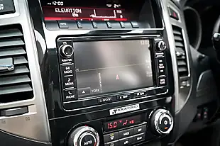 Used 2017 Mitsubishi Shogun SG5 Fairway Green - Interior and Exterior details 18