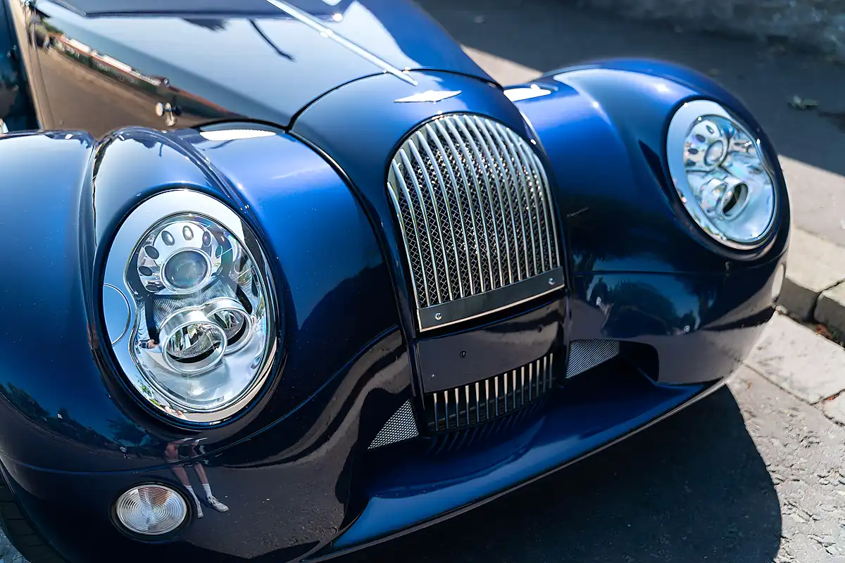 Used 2017 Morgan Aero Series 5 Blue - Interior and Exterior details 7