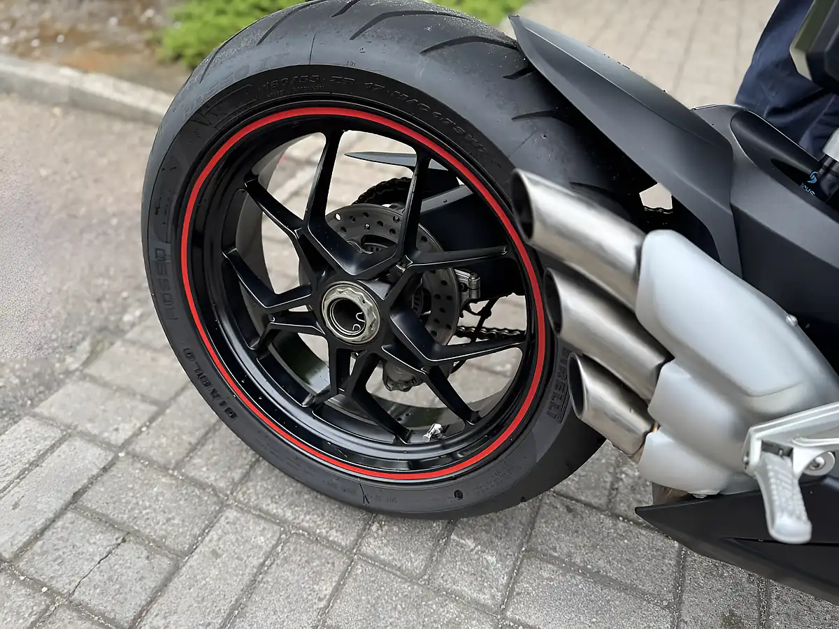 Used 2017 Mv Agusta F3 800 Red/Grey - Interior and Exterior details 9