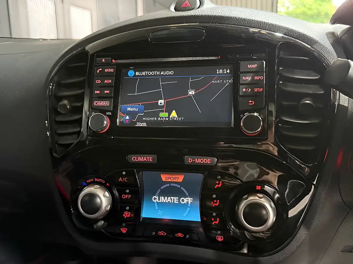 Used 2017 Nissan Juke Envy White - Interior and Exterior details 10