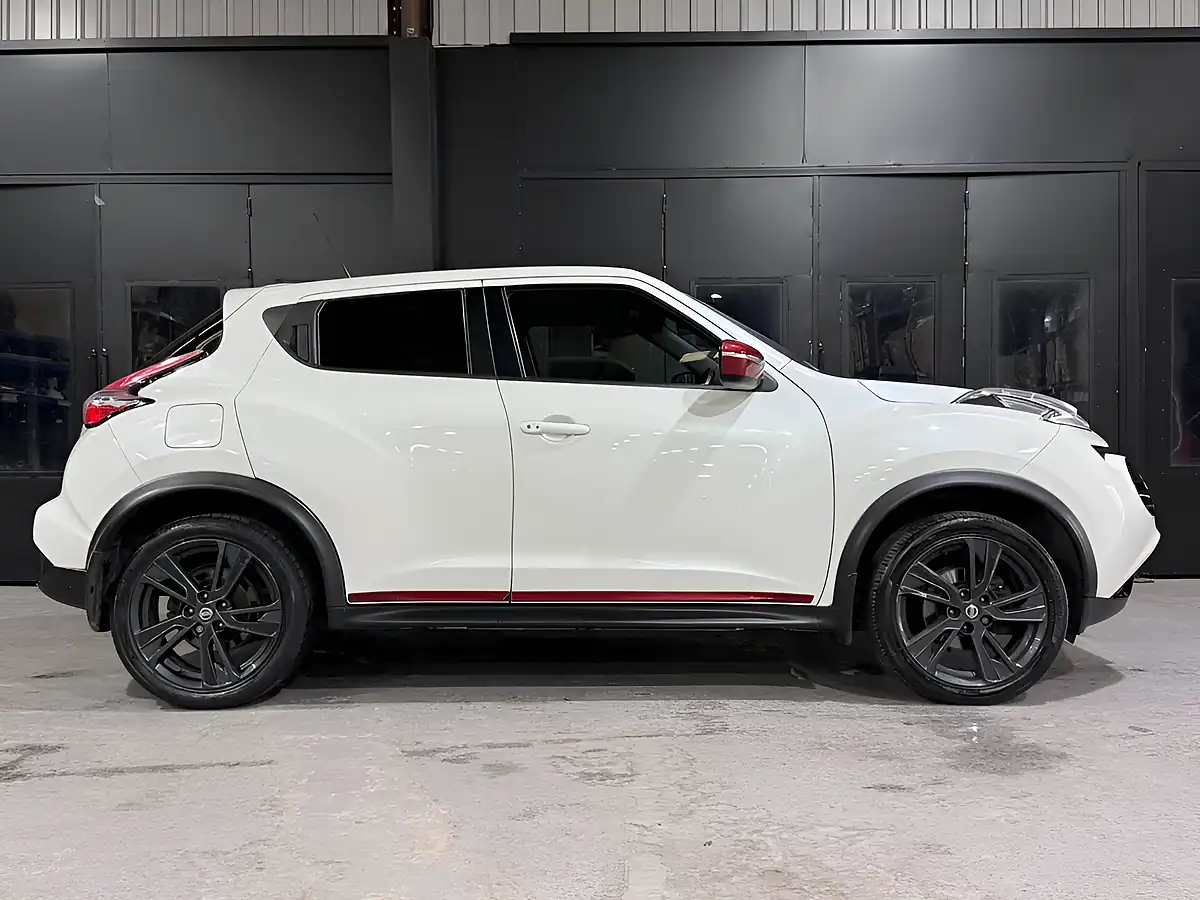 Used 2017 Nissan Juke Envy White - Interior and Exterior details 4