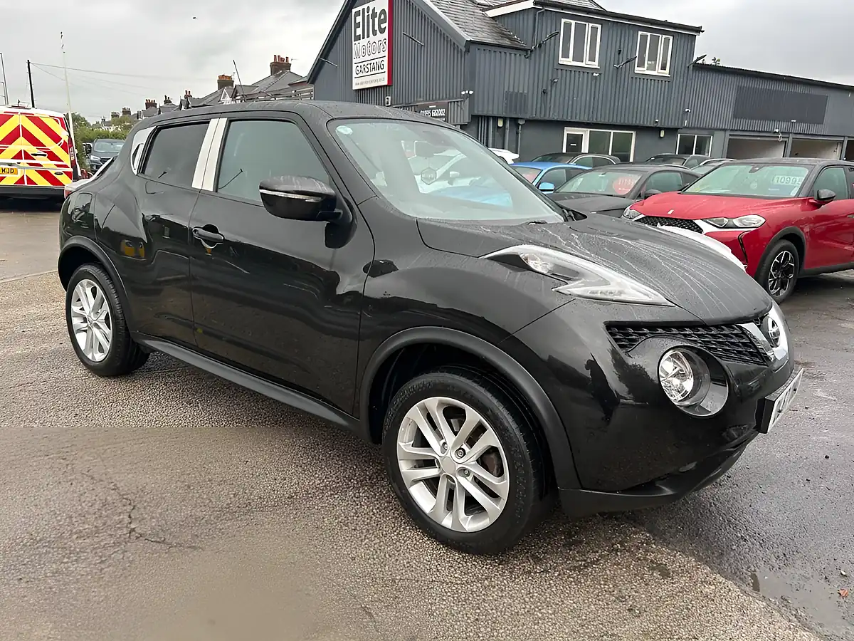 Used 2017 Nissan Juke N-Connecta Black - Front View