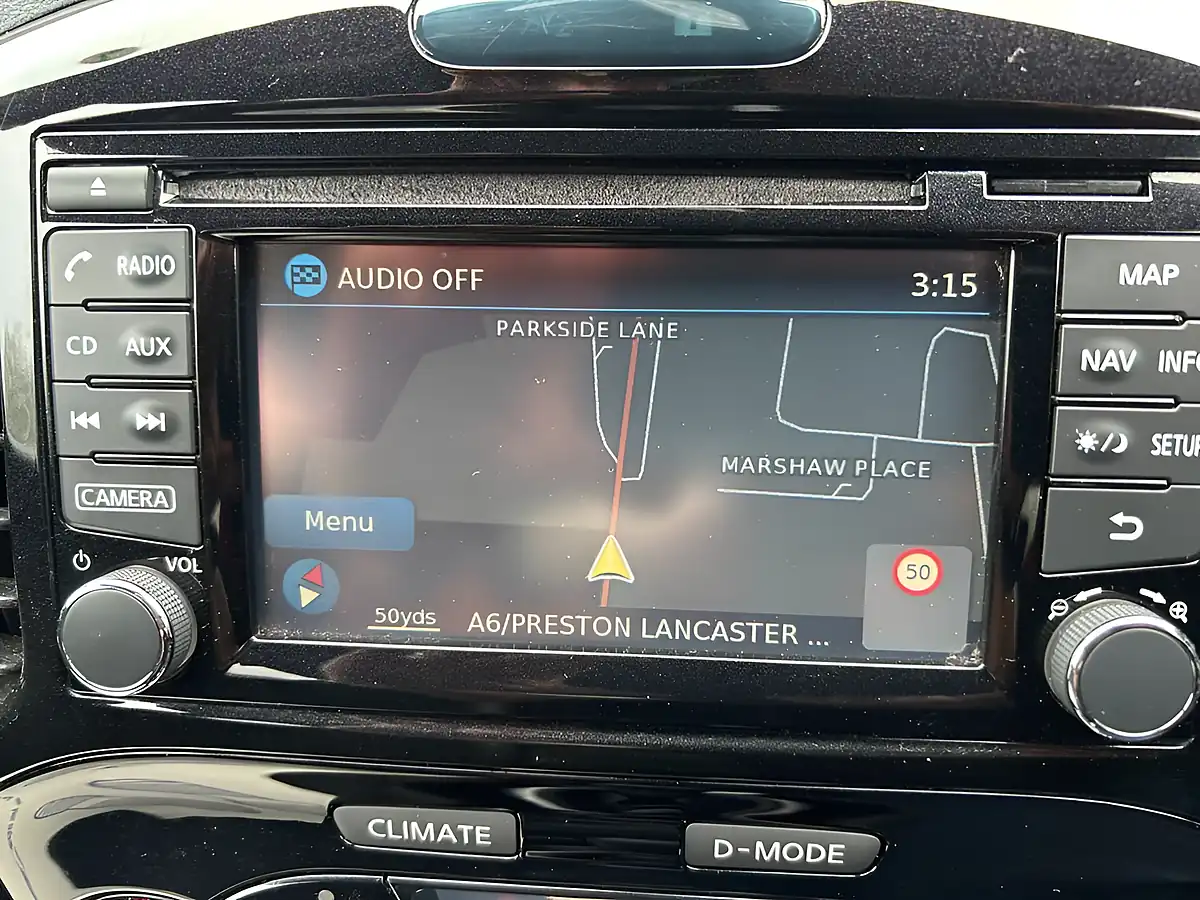 Used 2017 Nissan Juke N-Connecta Black - Interior and Exterior details 10