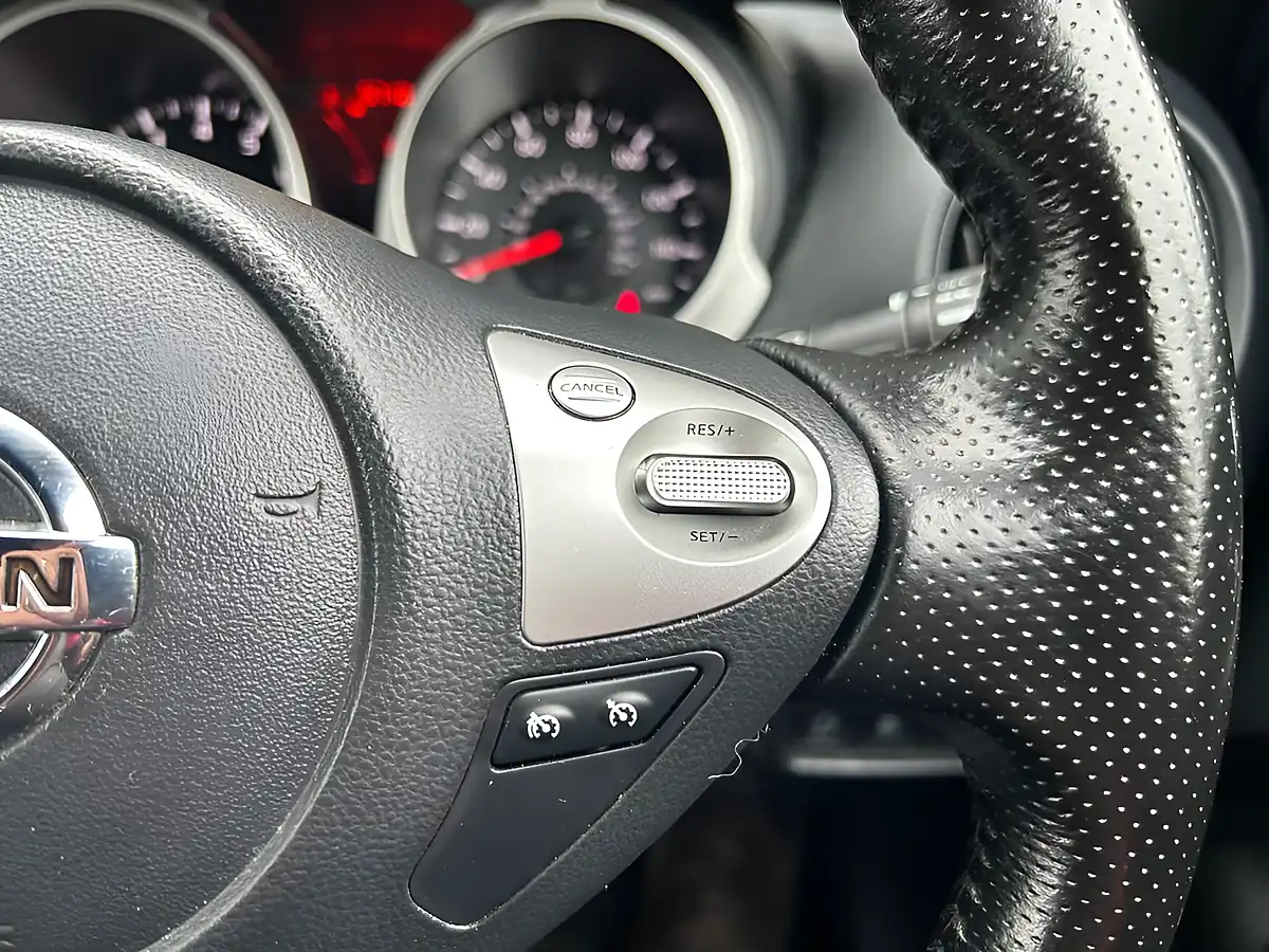 Used 2017 Nissan Juke N-Connecta Black - Interior and Exterior details 13