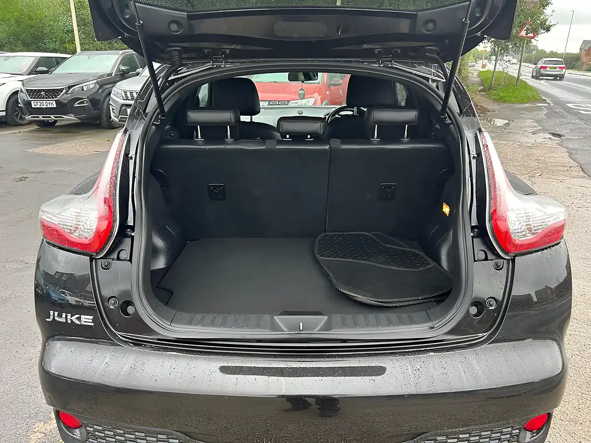 Used 2017 Nissan Juke N-Connecta Black - Interior and Exterior details 15