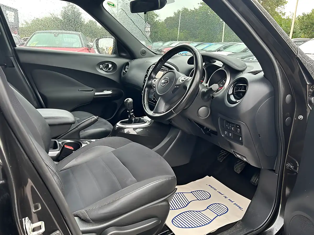Used 2017 Nissan Juke N-Connecta Black - Interior and Exterior details 4