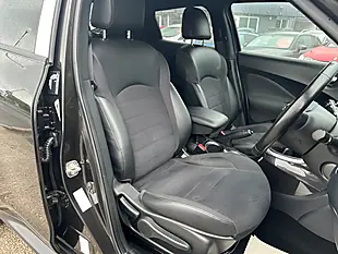 Used 2017 Nissan Juke N-Connecta Black - Interior and Exterior details 7