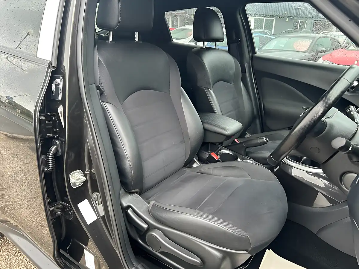 Used 2017 Nissan Juke N-Connecta Black - Interior and Exterior details 7