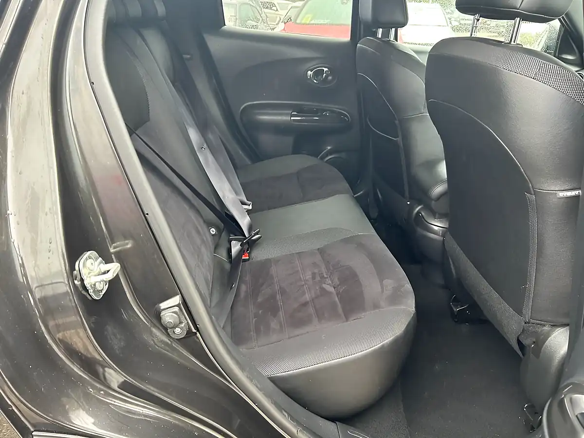 Used 2017 Nissan Juke N-Connecta Black - Interior and Exterior details 8