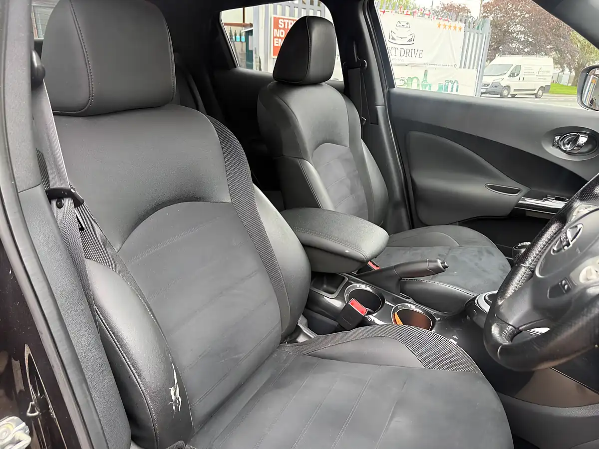 Used 2017 Nissan Juke N-Connecta Black - Interior and Exterior details 10