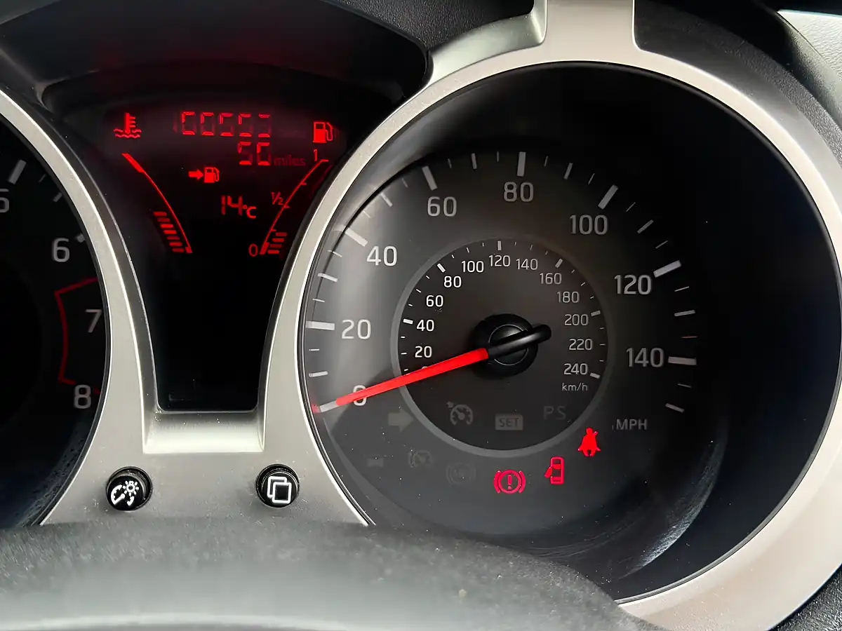 Used 2017 Nissan Juke N-Connecta Black - Interior and Exterior details 15