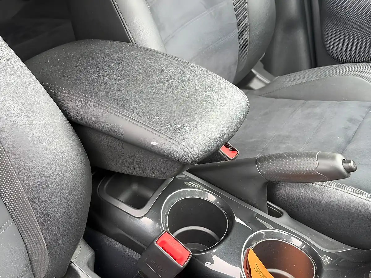Used 2017 Nissan Juke N-Connecta Black - Interior and Exterior details 20