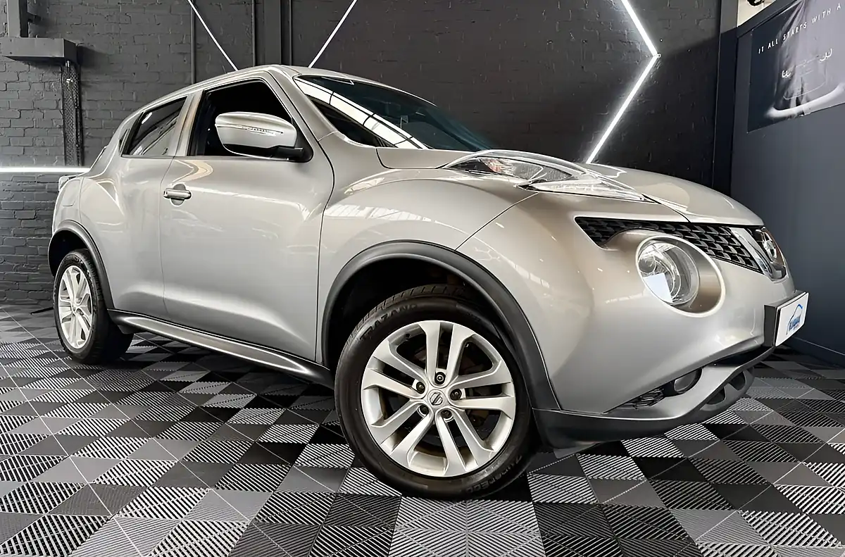 Used 2017 Nissan Juke N-Connecta Blade Silver - Interior and Exterior details 11