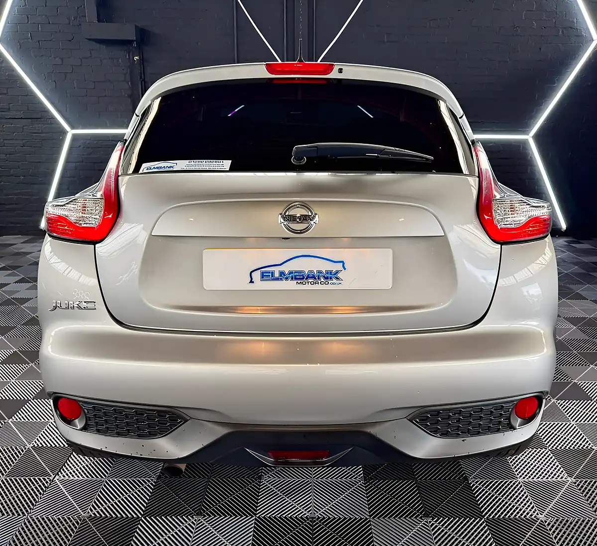 Used 2017 Nissan Juke N-Connecta Blade Silver - Interior and Exterior details 7