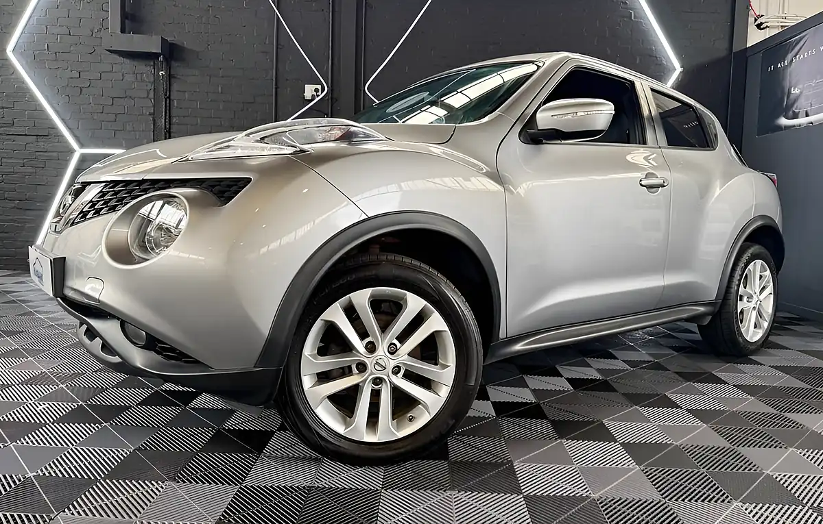 Used 2017 Nissan Juke N-Connecta Blade Silver - Interior and Exterior details 9