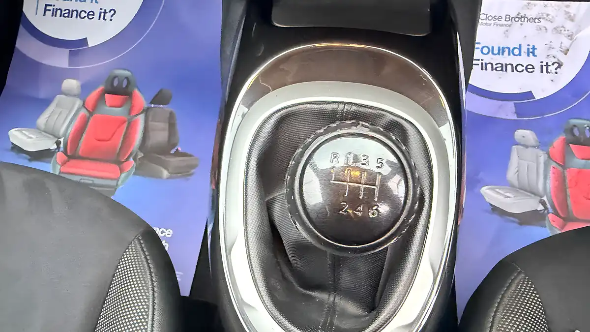 Used 2017 Nissan Juke N-Connecta Blade Silver - Interior and Exterior details 13