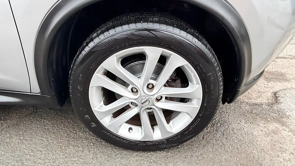 Used 2017 Nissan Juke N-Connecta Blade Silver - Interior and Exterior details 19