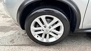 Used 2017 Nissan Juke N-Connecta Blade Silver - Interior and Exterior details 20