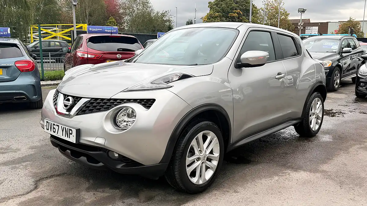 Used 2017 Nissan Juke N-Connecta Blade Silver - Interior and Exterior details 7