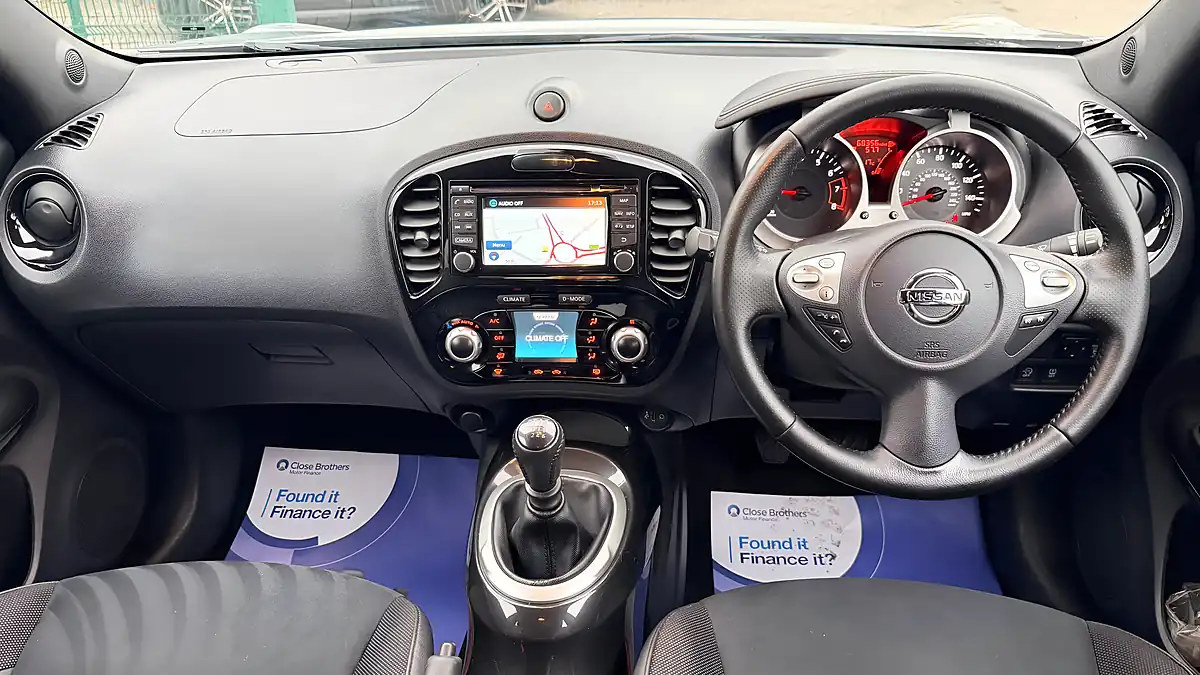 Used 2017 Nissan Juke N-Connecta Blade Silver - Interior and Exterior details 9