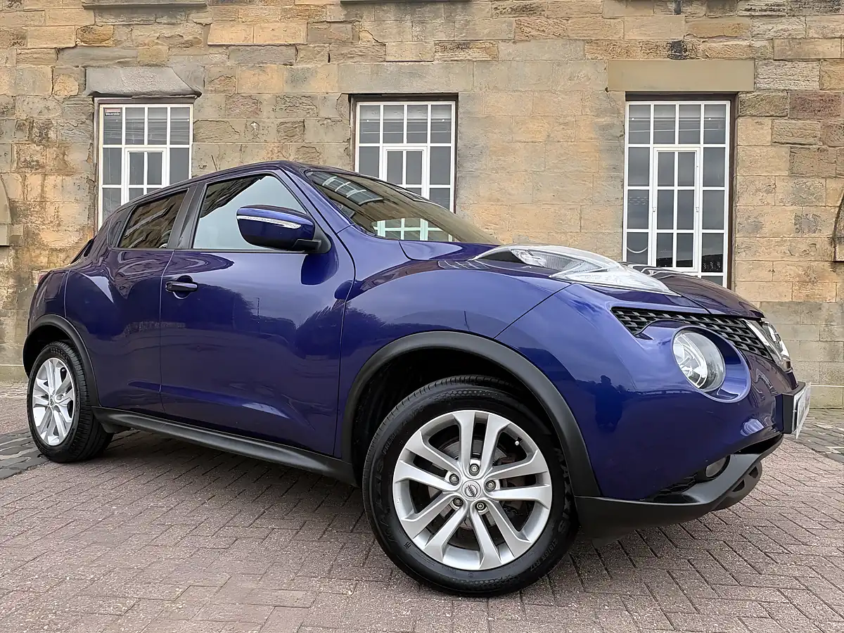 Used 2017 Nissan Juke N-Connecta Blue - Front View