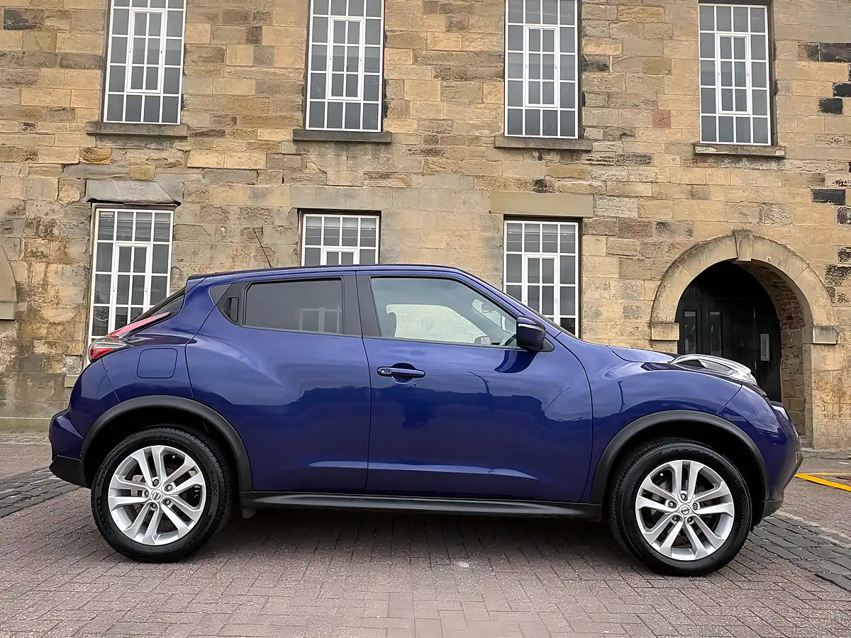 Used 2017 Nissan Juke N-Connecta Blue - Interior and Exterior details 10