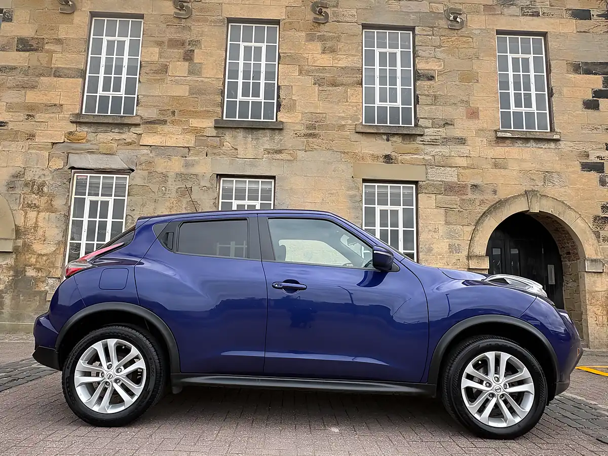 Used 2017 Nissan Juke N-Connecta Blue - Interior and Exterior details 11