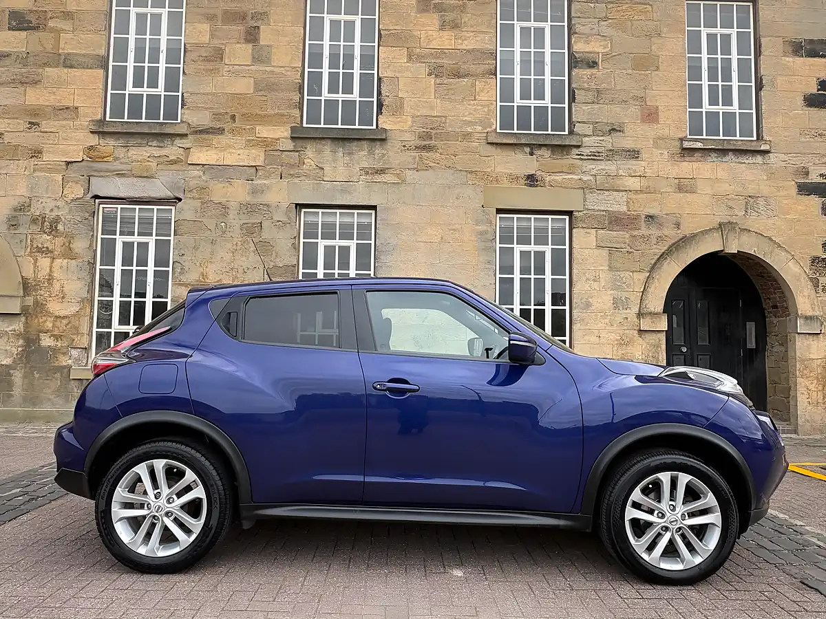 Used 2017 Nissan Juke N-Connecta Blue - Interior and Exterior details 12