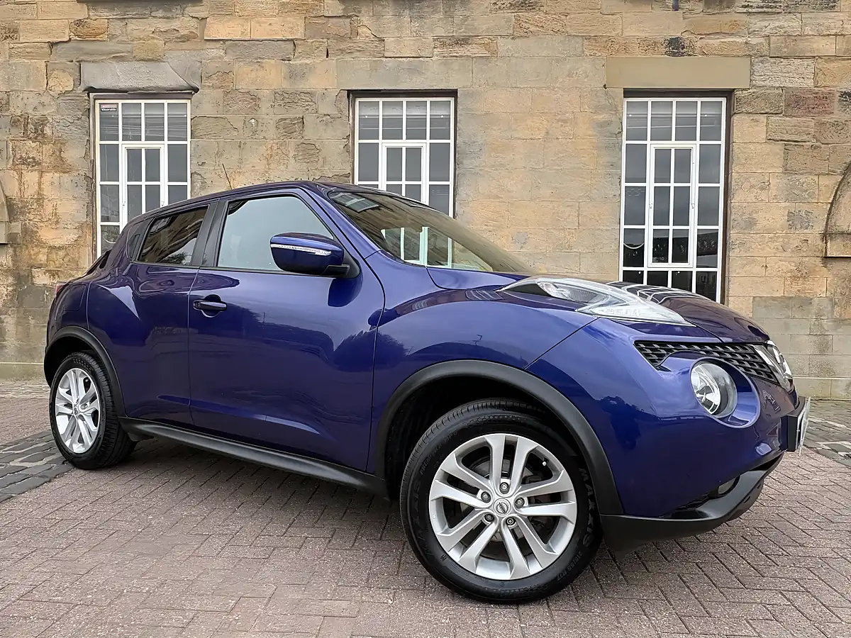 Used 2017 Nissan Juke N-Connecta Blue - Interior and Exterior details 4