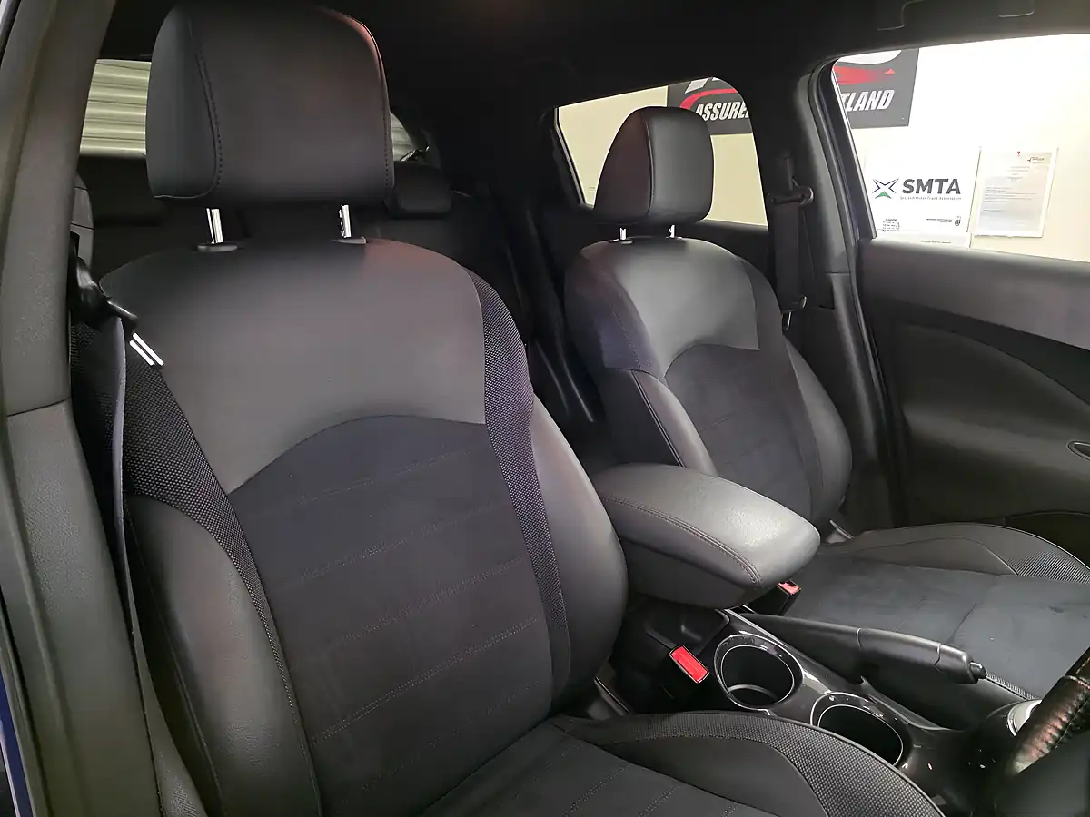 Used 2017 Nissan Juke N-Connecta Blue - Interior and Exterior details 12