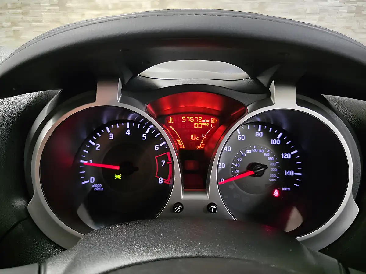 Used 2017 Nissan Juke N-Connecta Blue - Interior and Exterior details 7
