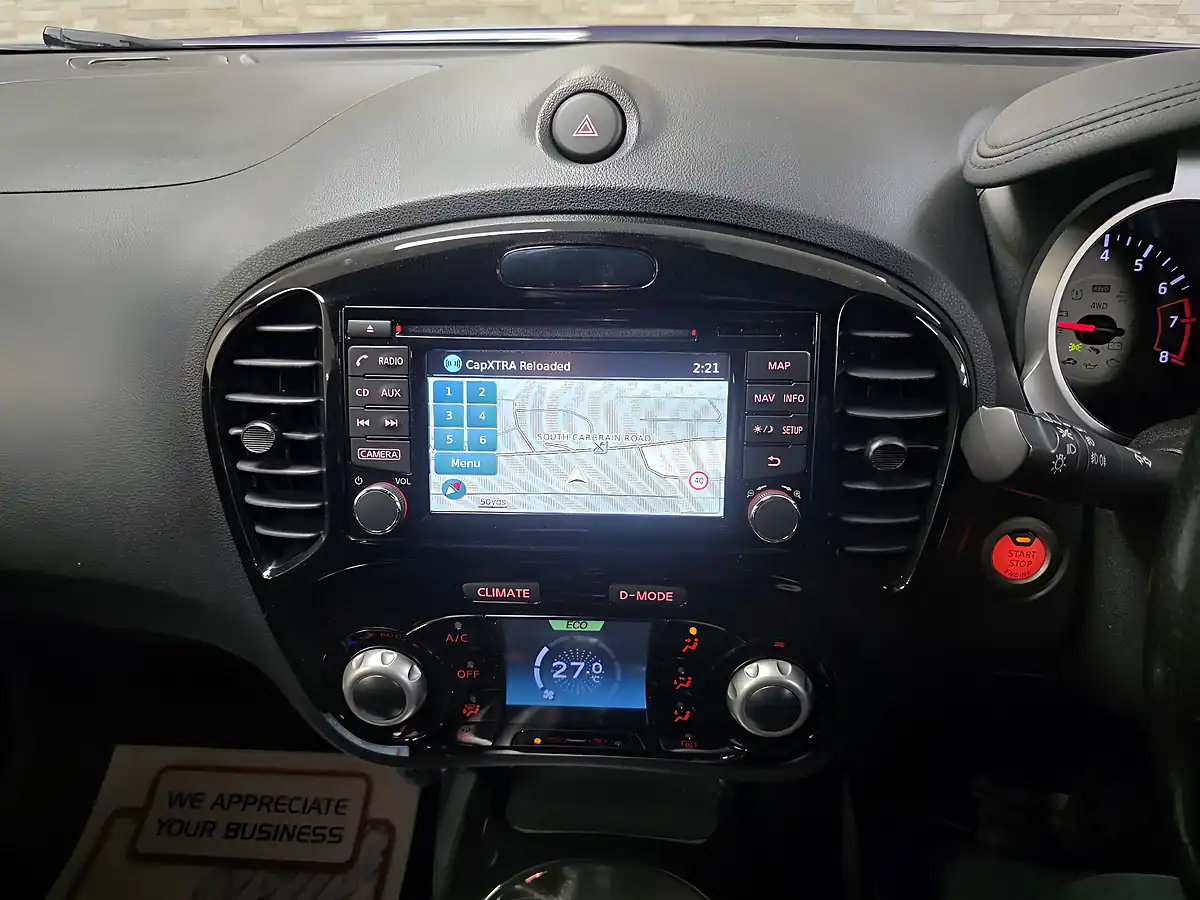 Used 2017 Nissan Juke N-Connecta Blue - Interior and Exterior details 8