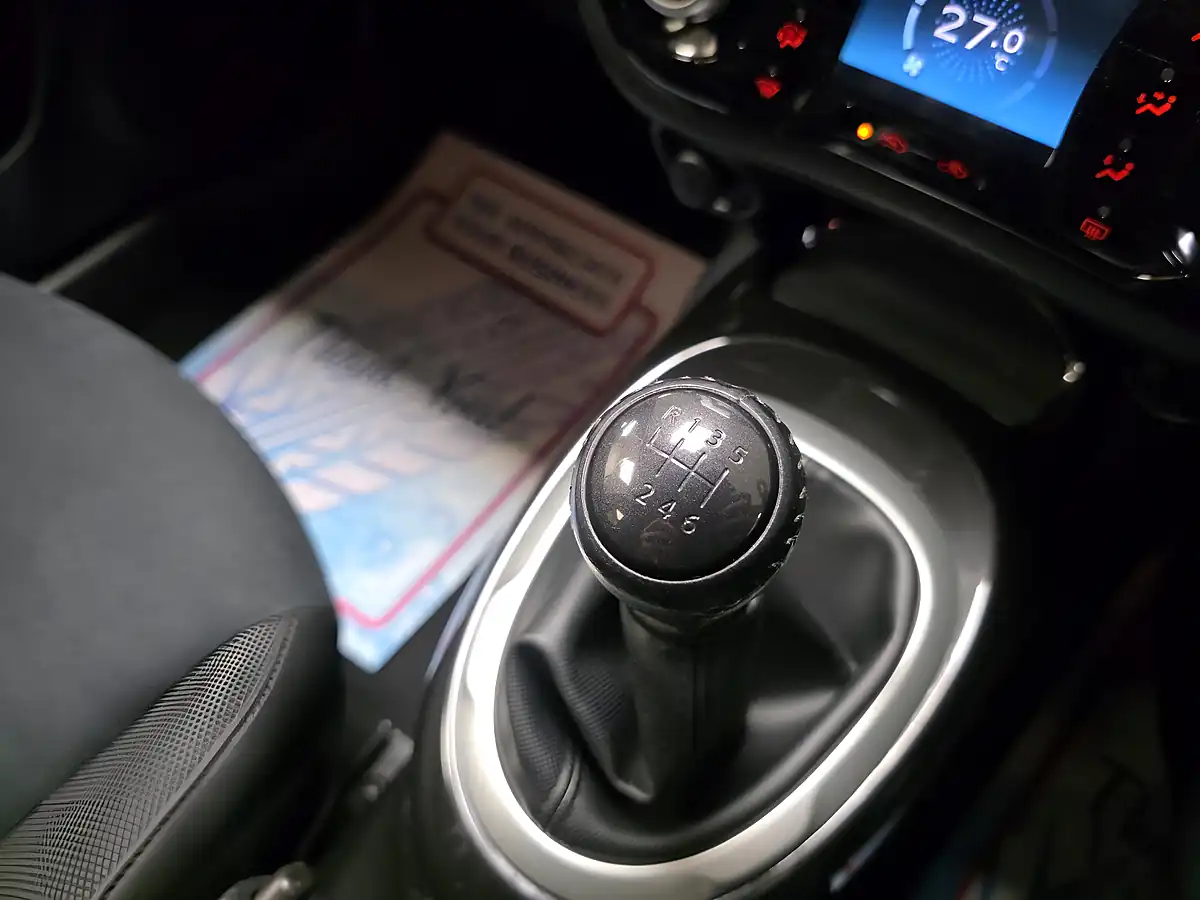 Used 2017 Nissan Juke N-Connecta Blue - Interior and Exterior details 9