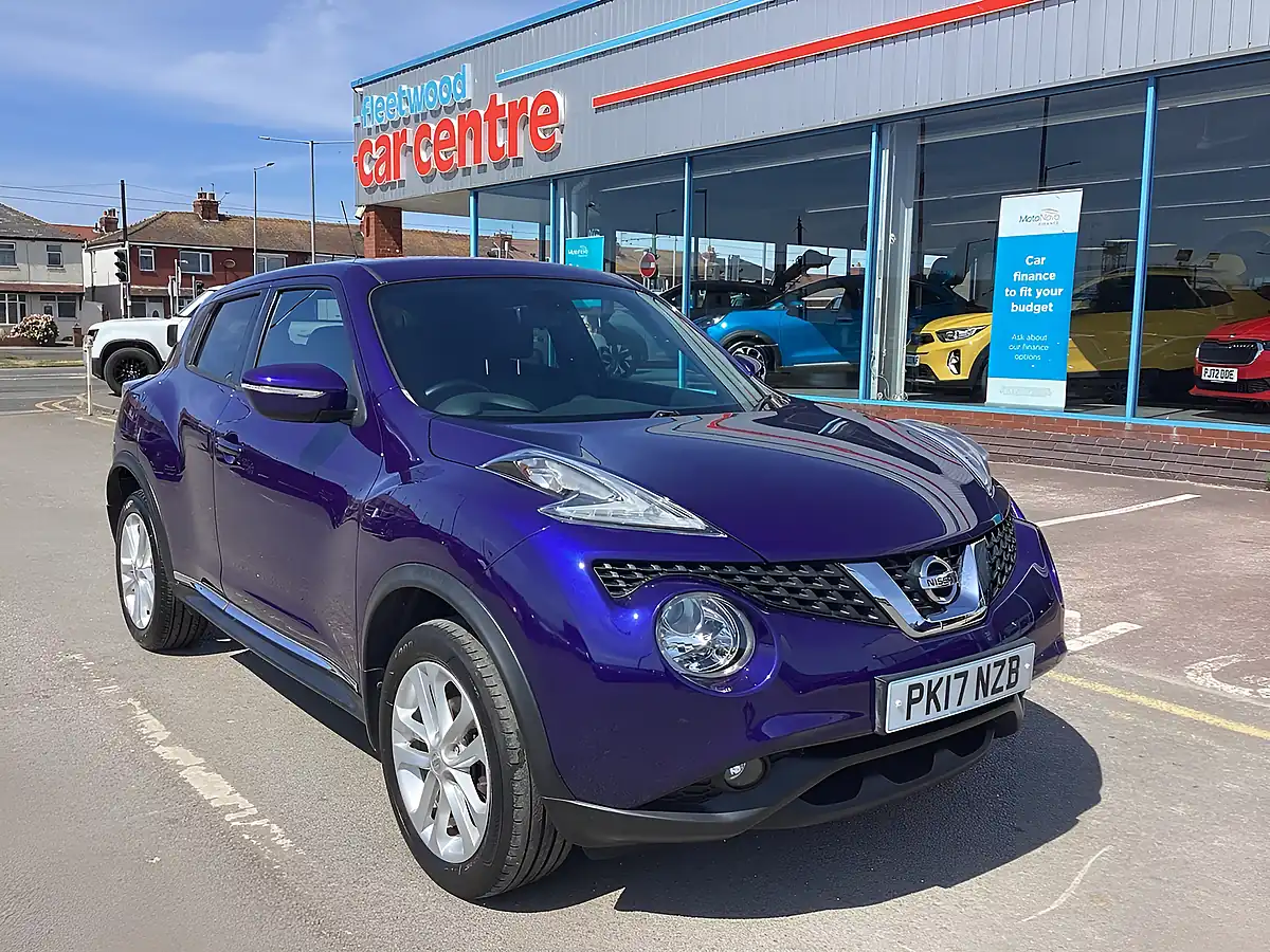 Used 2017 Nissan Juke N-Connecta Blue - Front View