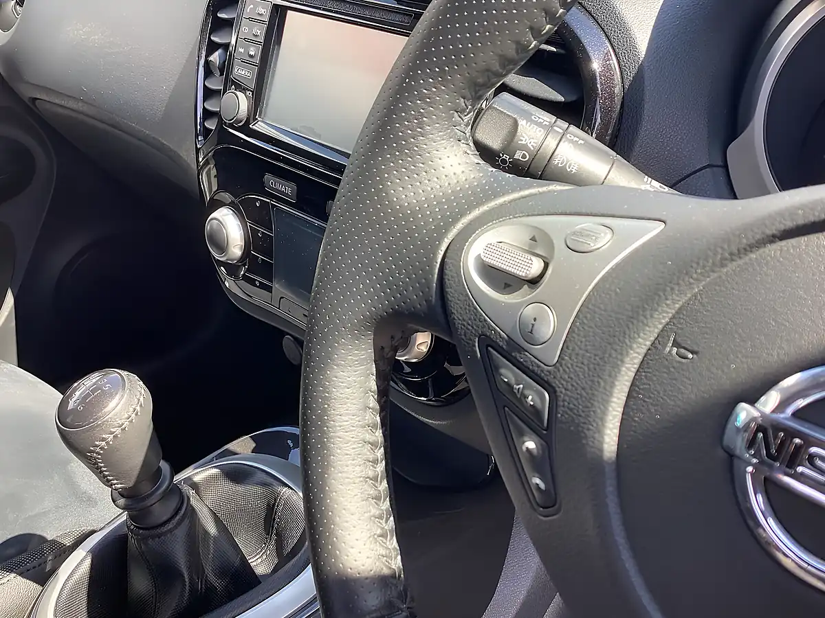 Used 2017 Nissan Juke N-Connecta Blue - Interior and Exterior details 14