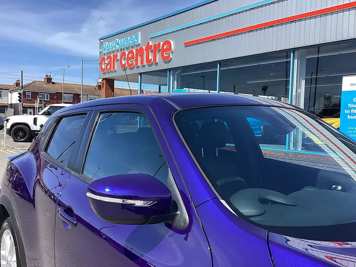Used 2017 Nissan Juke N-Connecta Blue - Interior and Exterior details 16