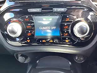 Used 2017 Nissan Juke N-Connecta Blue - Interior and Exterior details 4