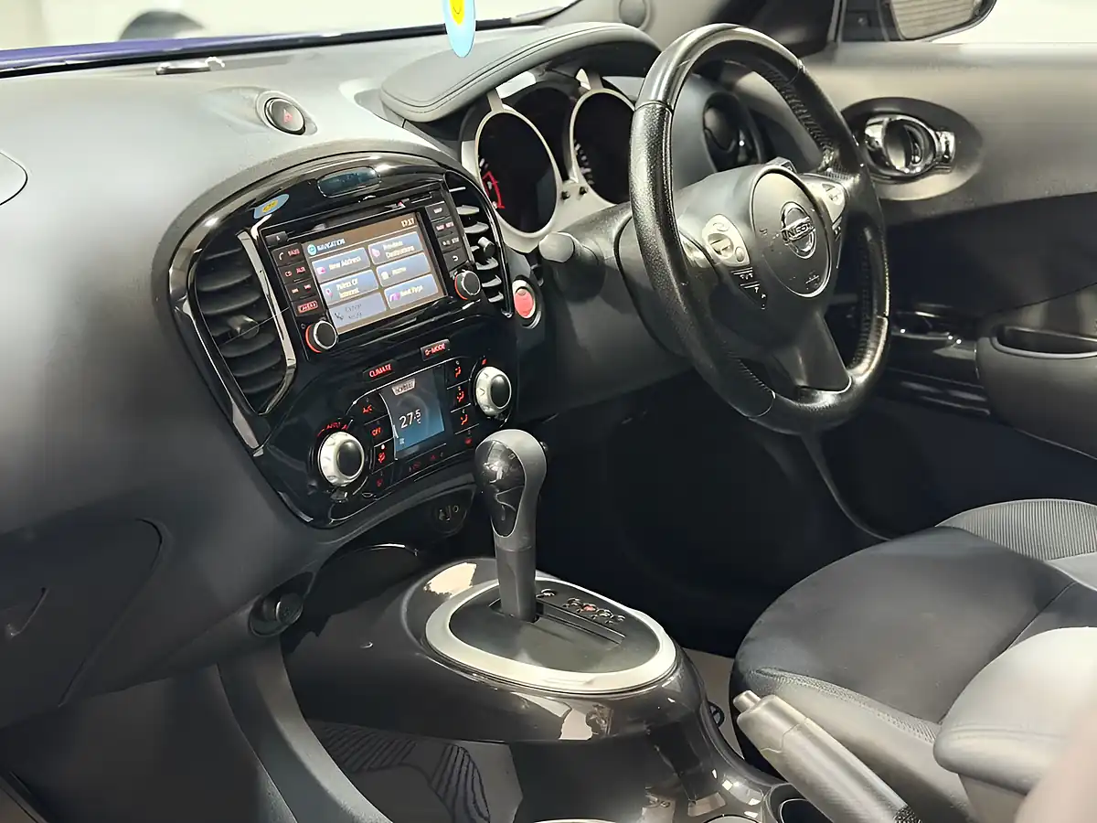 Used 2017 Nissan Juke N-Connecta Blue - Interior and Exterior details 17