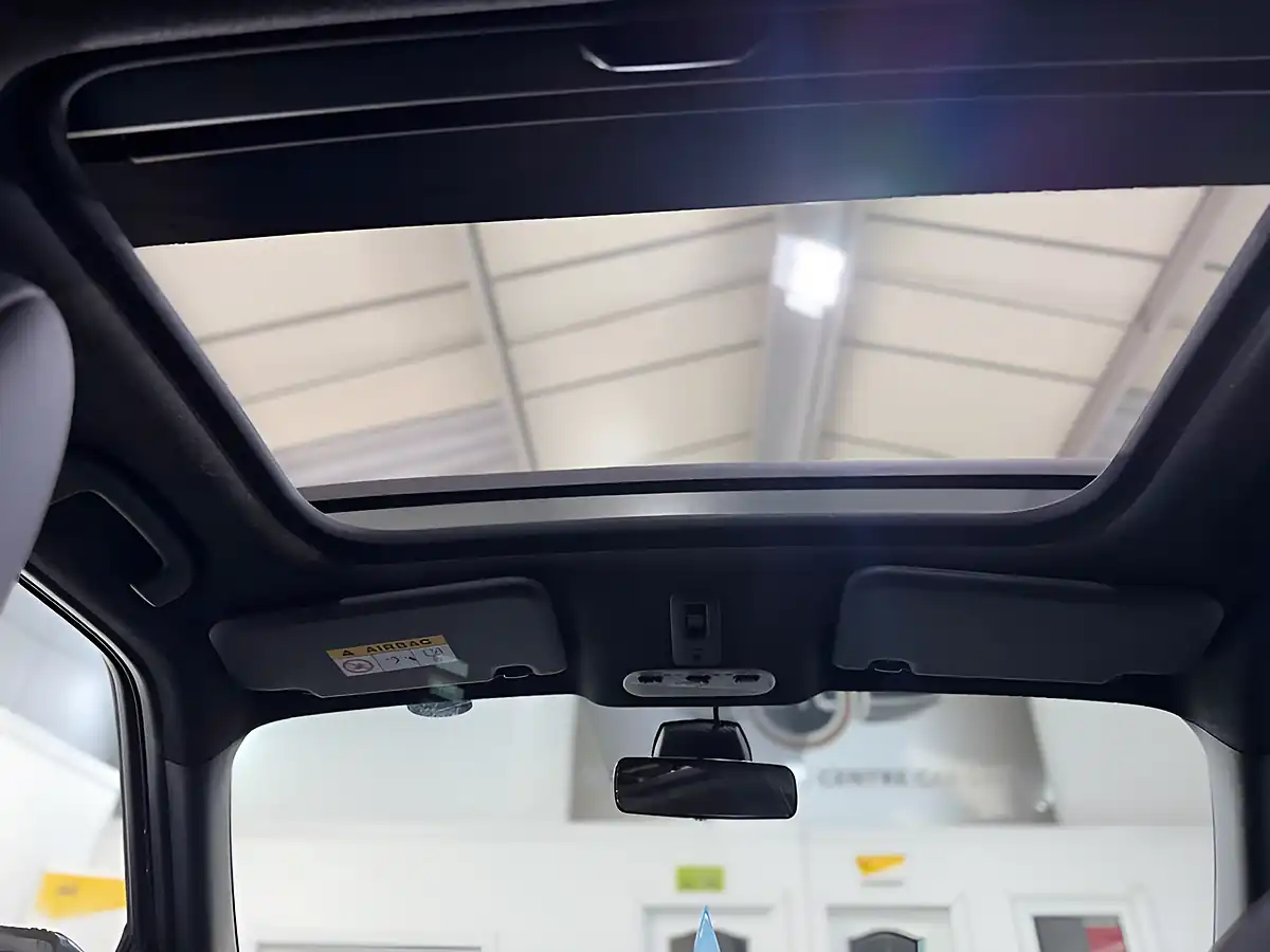 Used 2017 Nissan Juke N-Connecta Blue - Interior and Exterior details 18