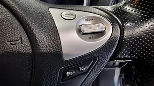 Used 2017 Nissan Juke N-Connecta Grey - Interior and Exterior details 10