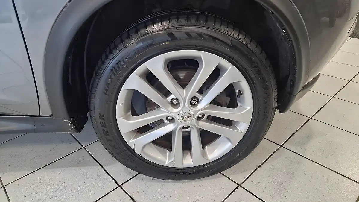 Used 2017 Nissan Juke N-Connecta Grey - Interior and Exterior details 14