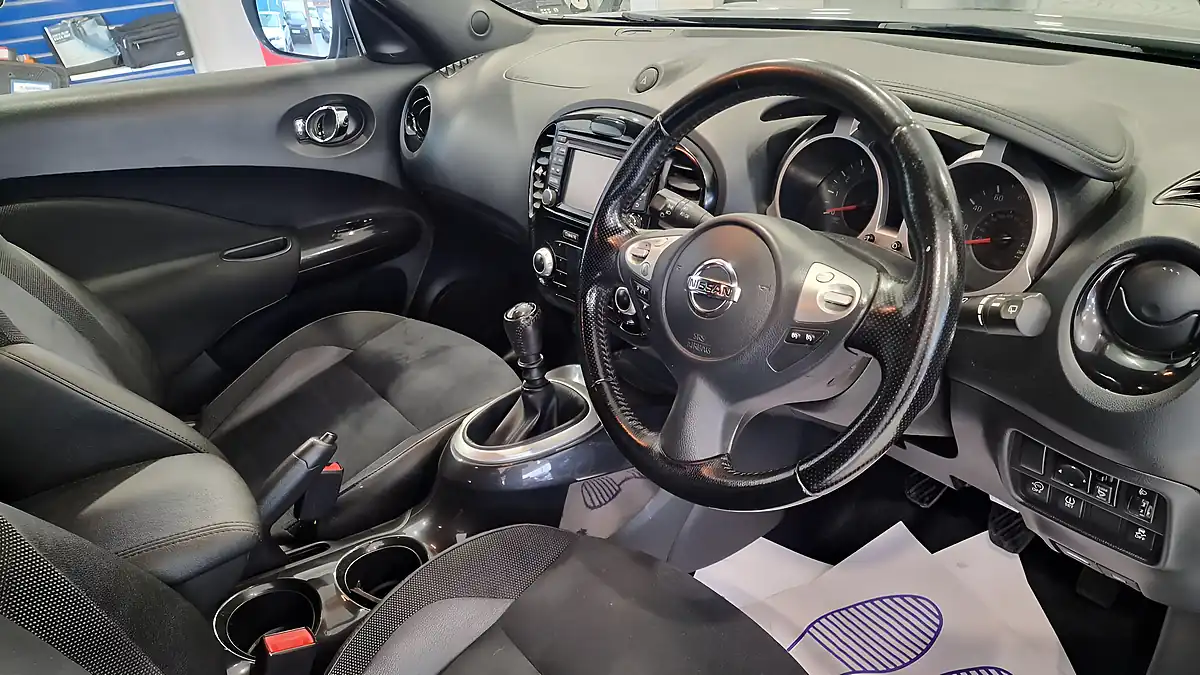 Used 2017 Nissan Juke N-Connecta Grey - Interior and Exterior details 6