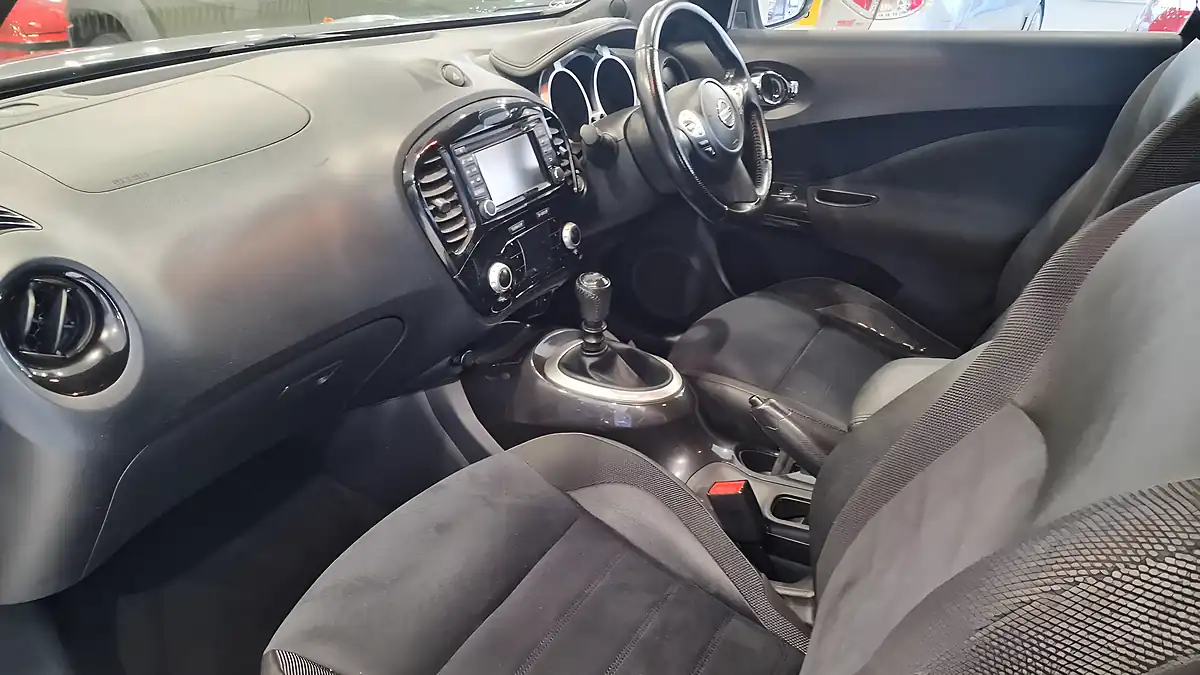 Used 2017 Nissan Juke N-Connecta Grey - Interior and Exterior details 7