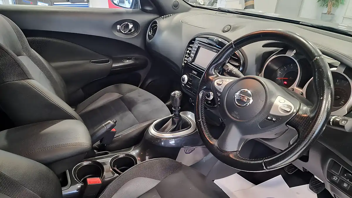 Used 2017 Nissan Juke N-Connecta Grey - Interior and Exterior details 8