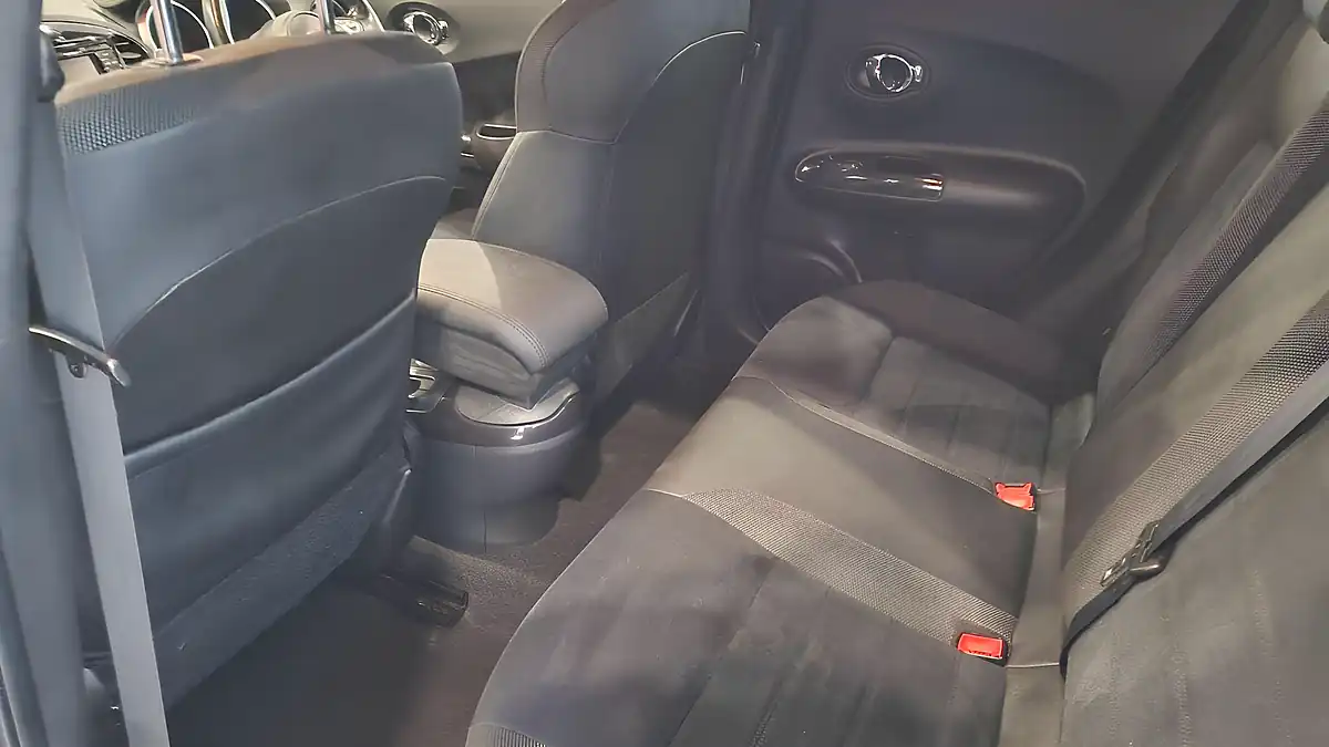 Used 2017 Nissan Juke N-Connecta Grey - Interior and Exterior details 9