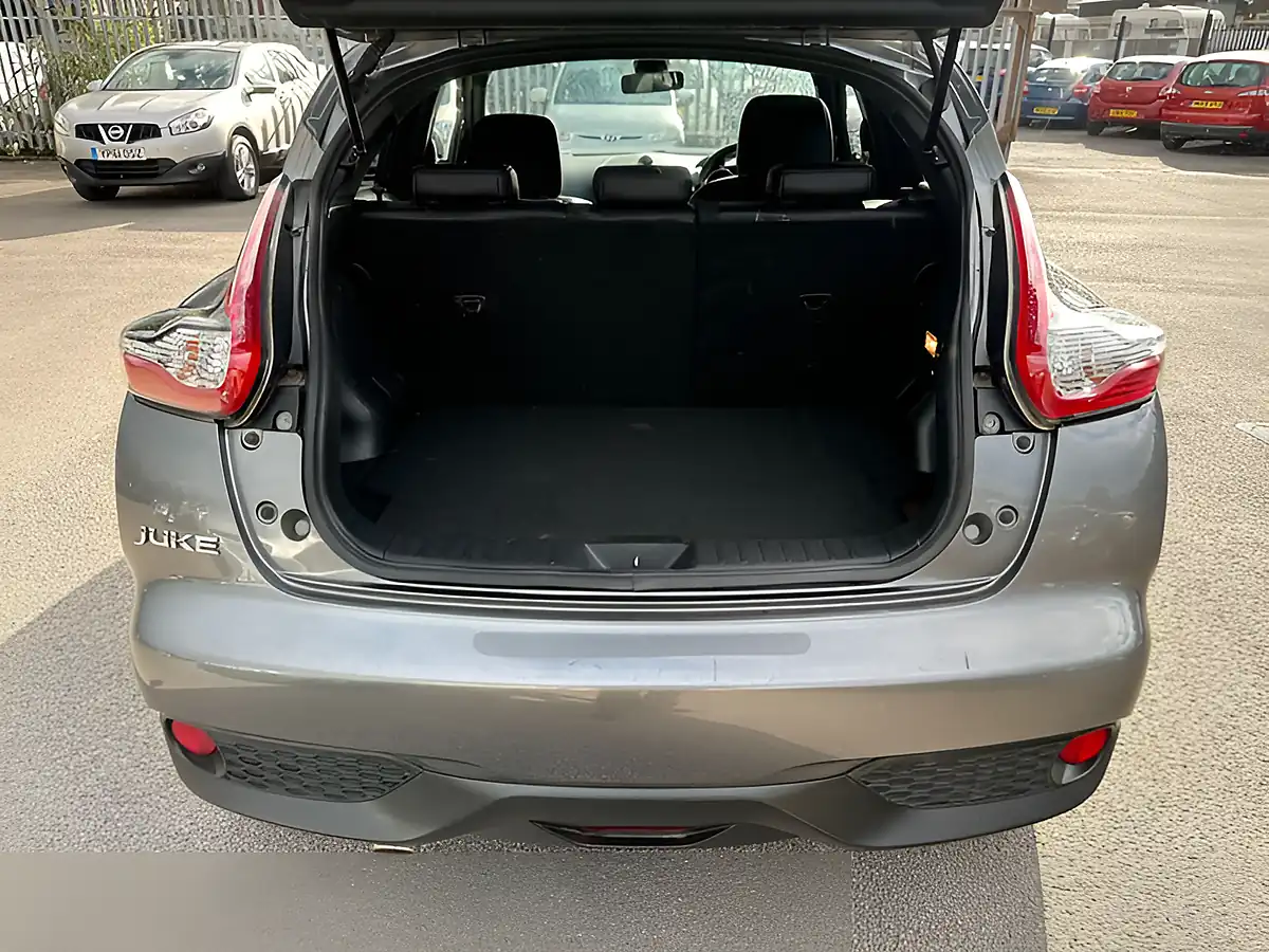 Used 2017 Nissan Juke N-Connecta Grey - Interior and Exterior details 11