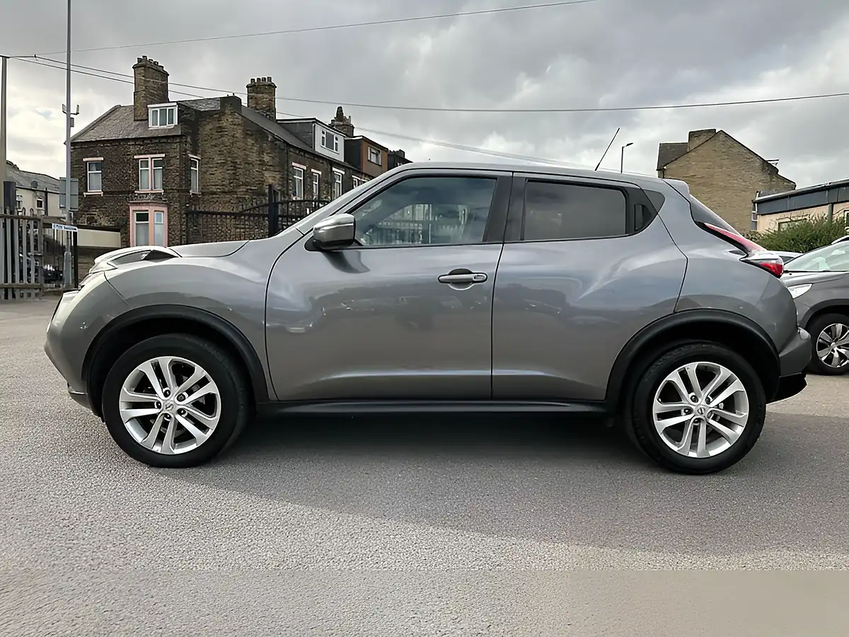 Used 2017 Nissan Juke N-Connecta Grey - Interior and Exterior details 12