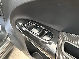 Used 2017 Nissan Juke N-Connecta Grey - Interior and Exterior details 13