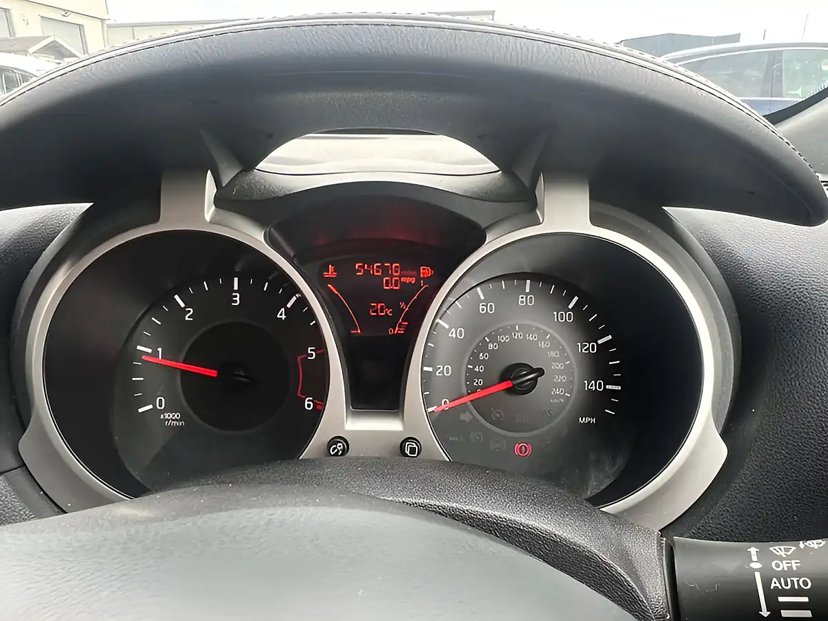 Used 2017 Nissan Juke N-Connecta Ink Blue - Interior and Exterior details 16