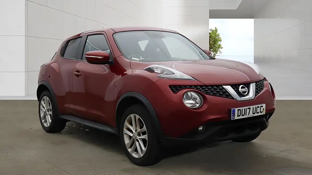 Used 2017 Nissan Juke N-Connecta Red - Front View